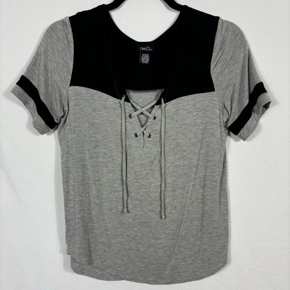 Rue21 Black Gray Baseball Tee Short Sleeve | Size Medium